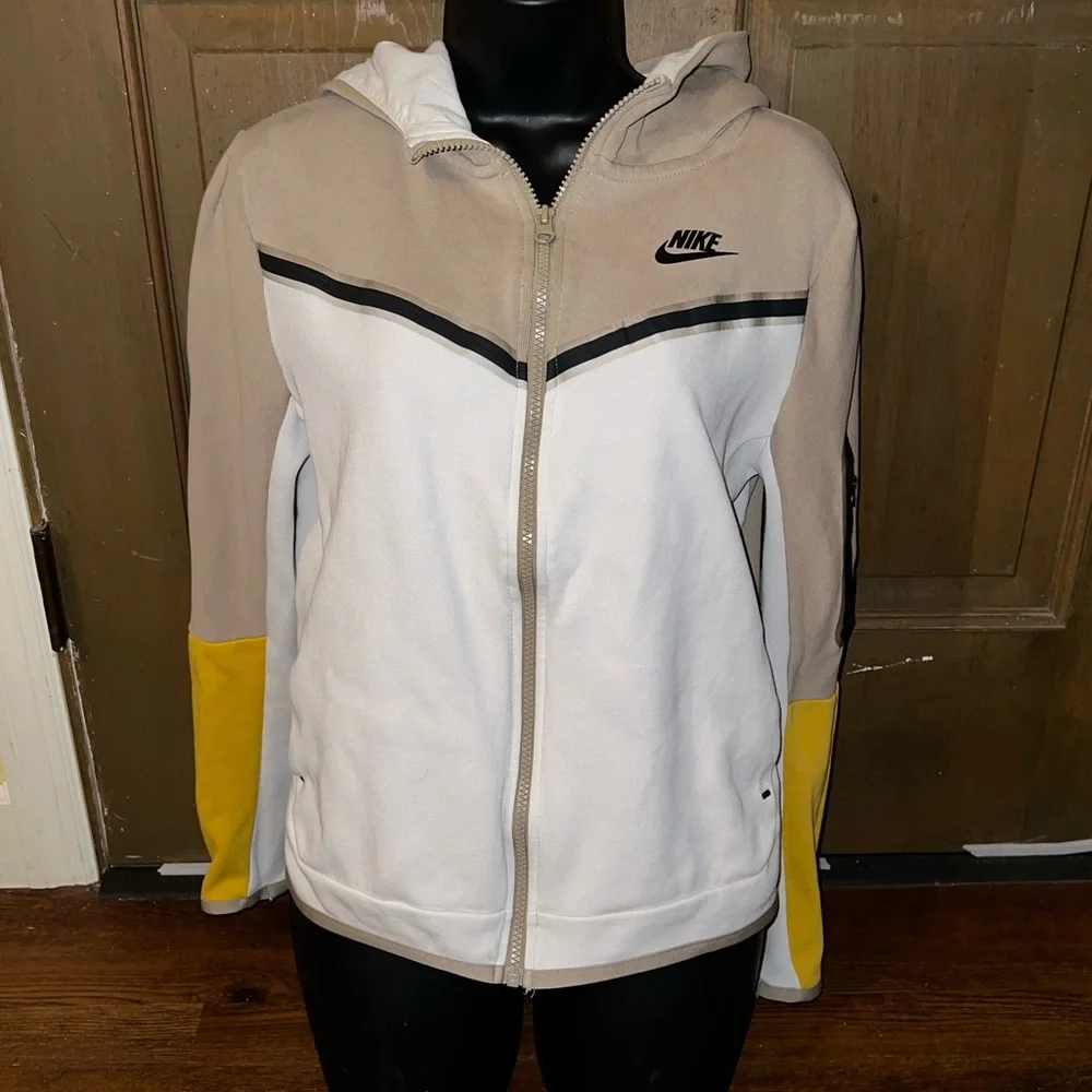 Nike Sportswear Tech Fleece Tan White Active Zip Up Hooded Jacket Size Youth XL - Picture 4 of 13